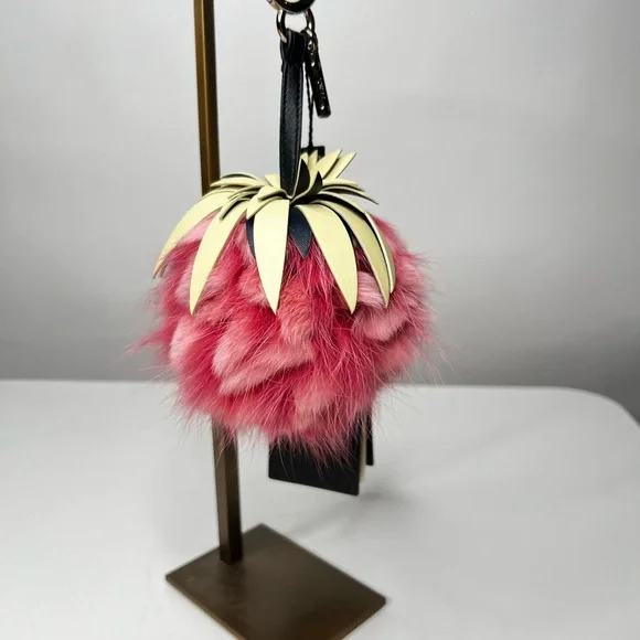❌SOLD❌Fendi Fur Bag Charm - Picture 8 of 8